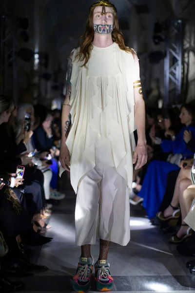 Look 90